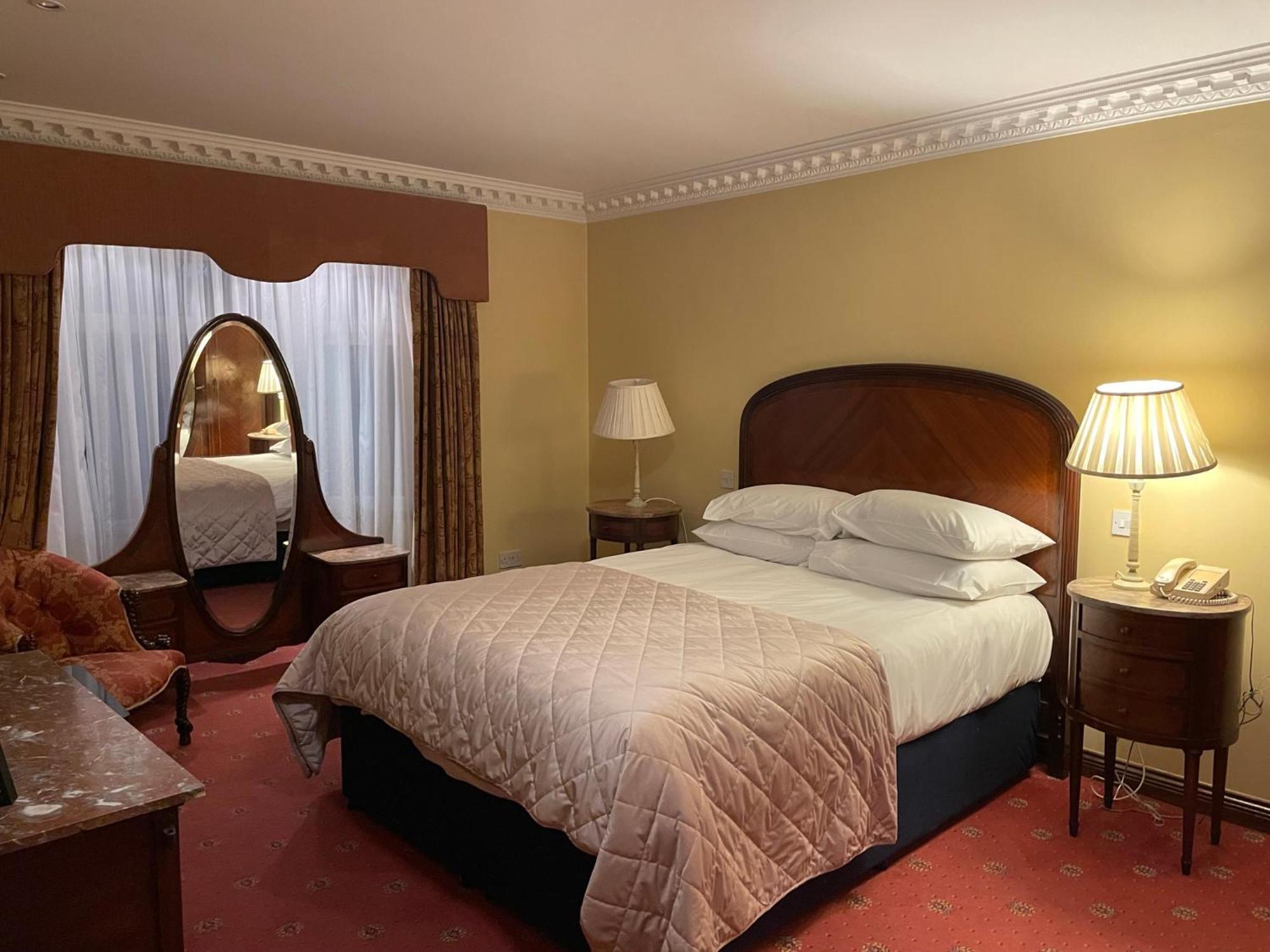 Foley'S Townhouse Killarney Hotel Eksteriør billede